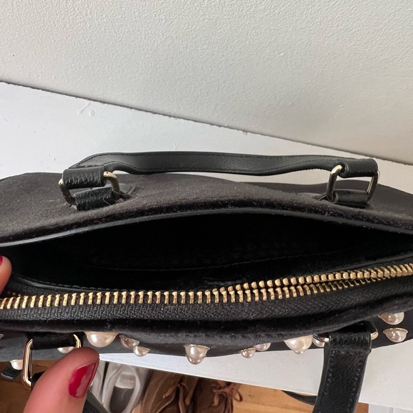 GREAT GIFT & LIKE NEW- Kate Spade Pearl & Black Velvet Purse - Picture 9 of 9